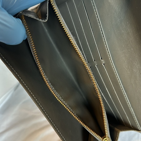 LV Sarah Sage Olive/green Vern wallet. EUC: lots of cards holders,very clean. - Picture 6 of 8